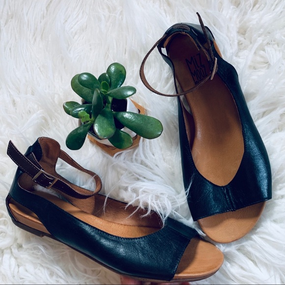 ♻️✌🏻sold✌🏻♻️MIZ MOOZ black and brown leather - Picture 3 of 8